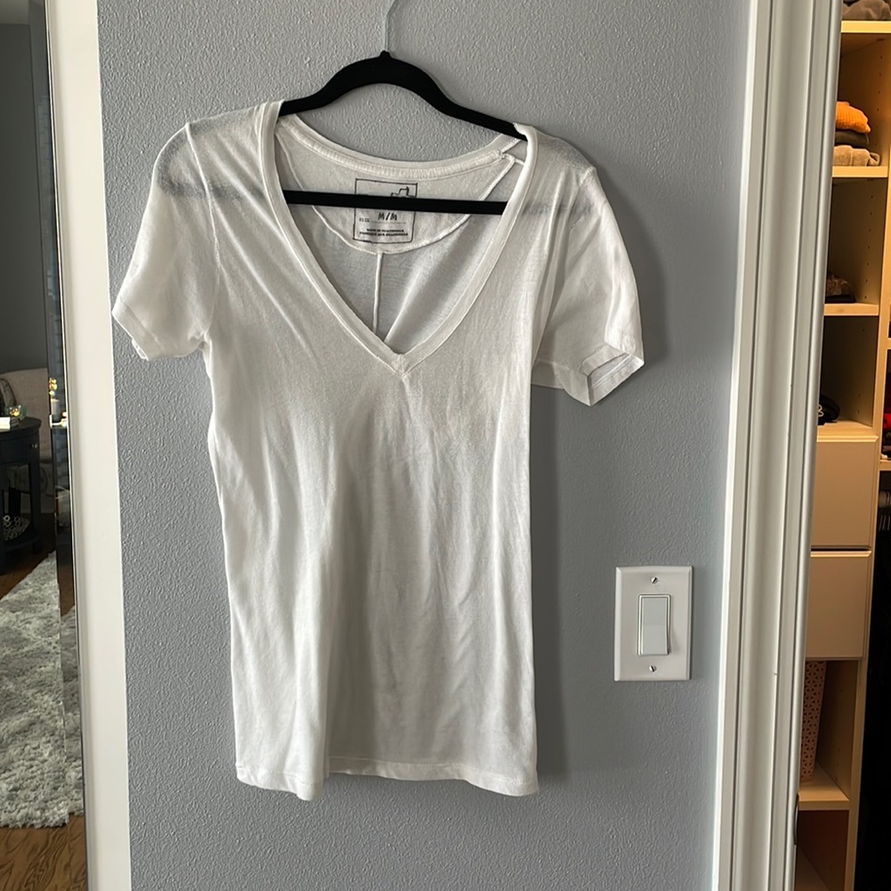 Free People V-neck t-shirt